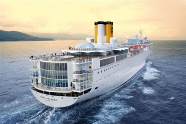 Крушение Costa Allegra: пищу на судно доставляют вертолетами