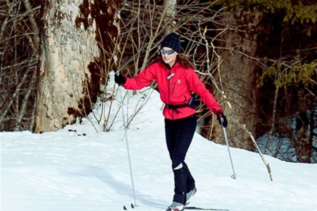 Пиппа Миддлтон укатывает швейцарский снег. Фото