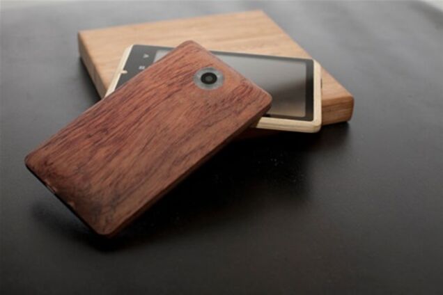 Появился смартфон в бамбуковом корпусе. Фото