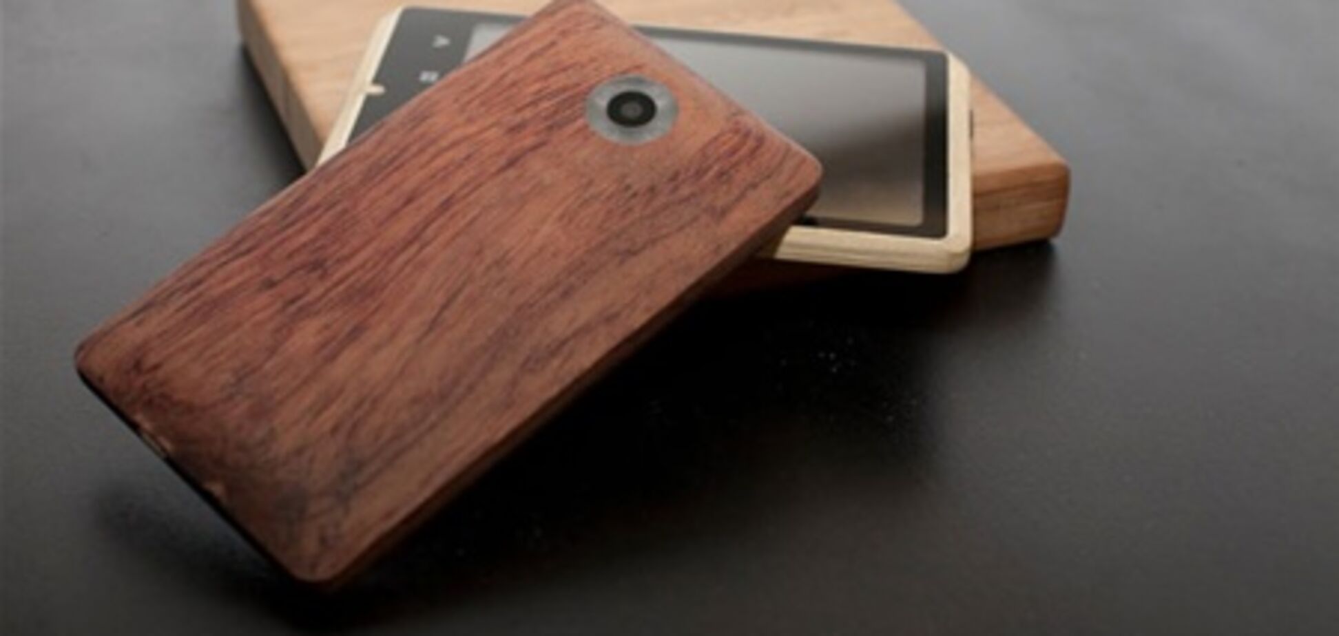 Появился смартфон в бамбуковом корпусе. Фото