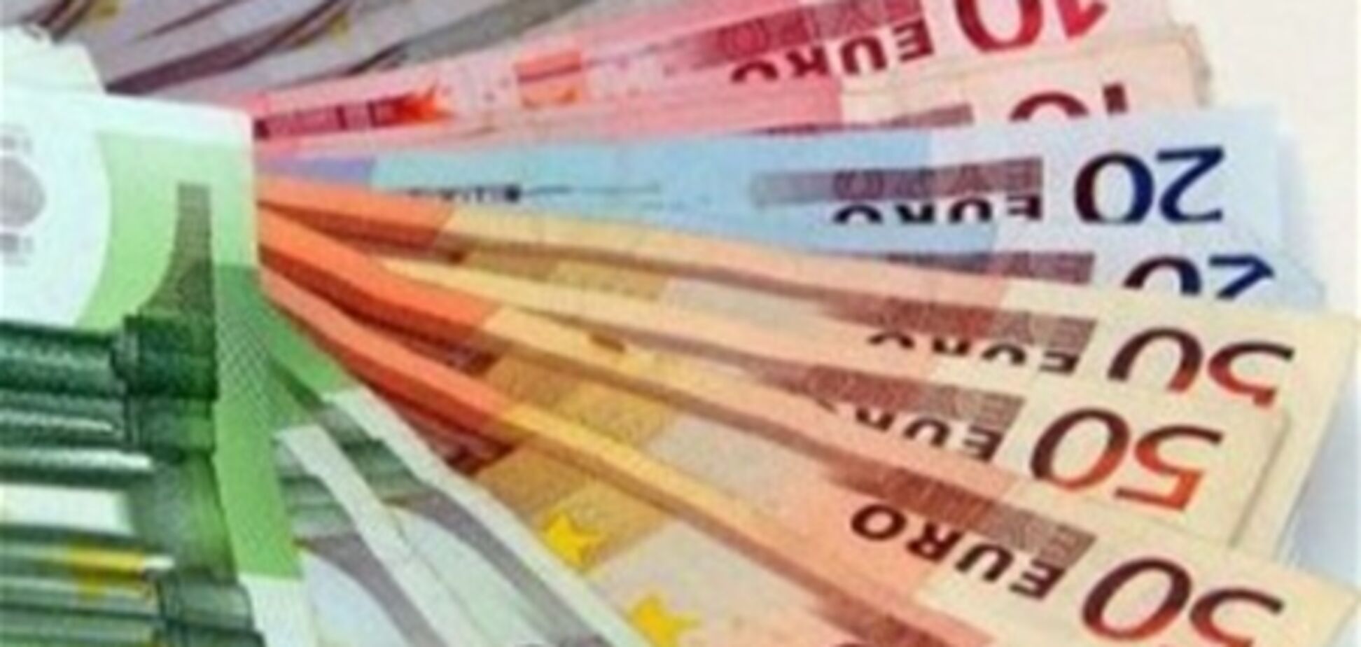 В Украине подорожали евро и доллар