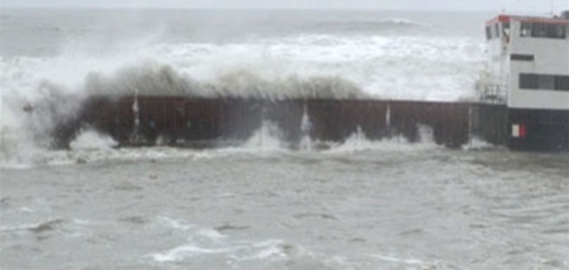 В Азовском море терпит бедствие сухогруз