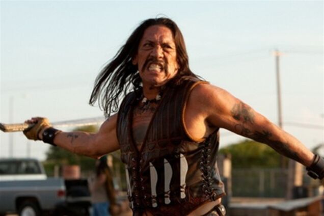 «Мачете убивает» в апреле