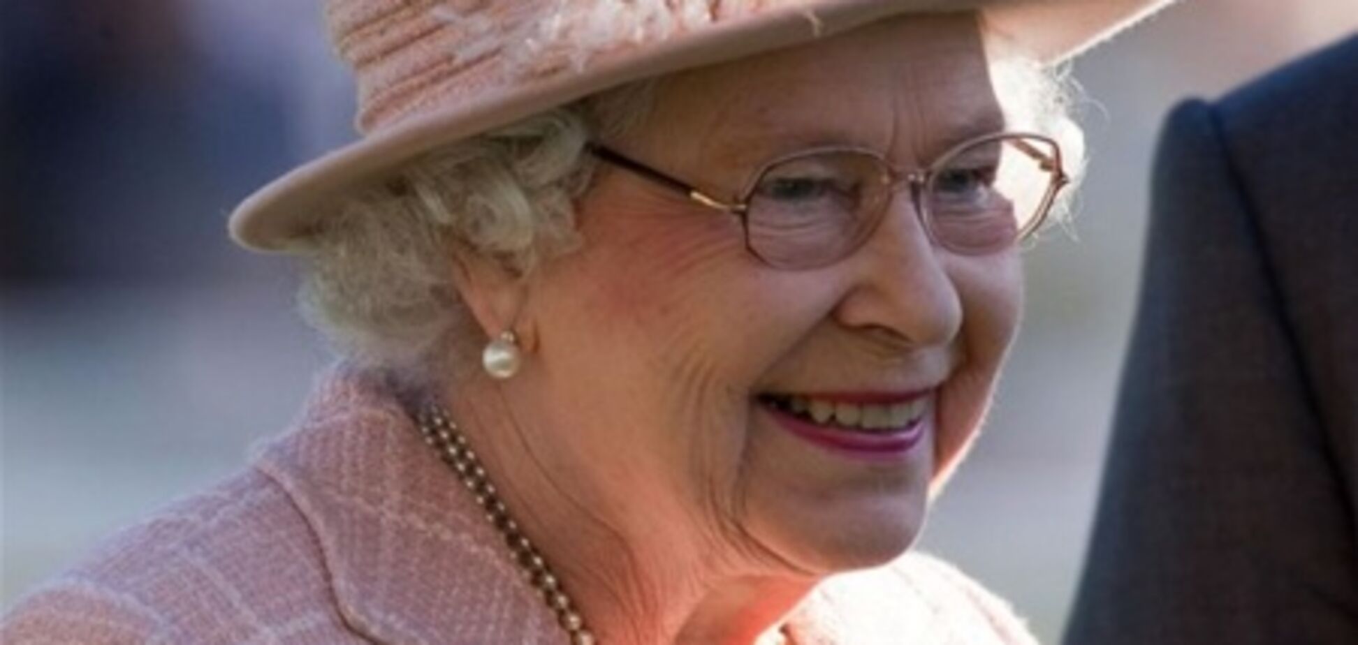 Стало известно, кто споет для Елизаветы II