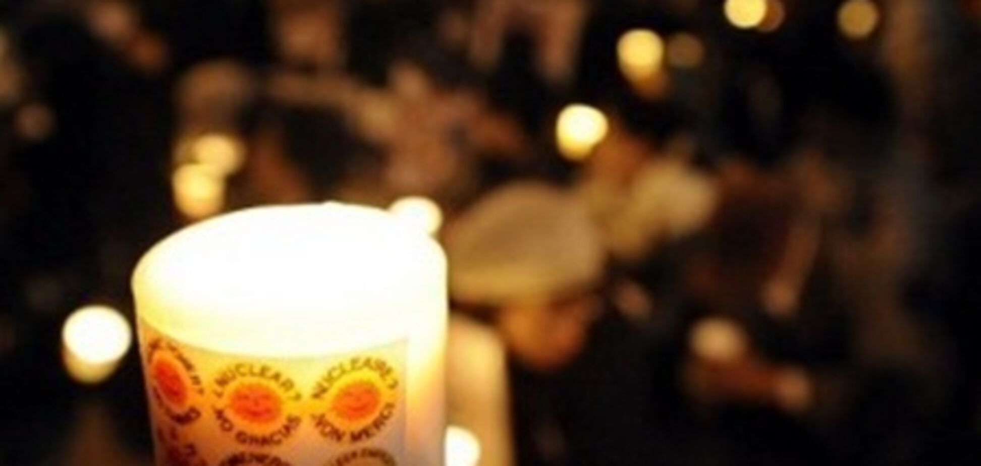 В Японии зажгли 16 тысяч свечей в память о жертвах землетрясения