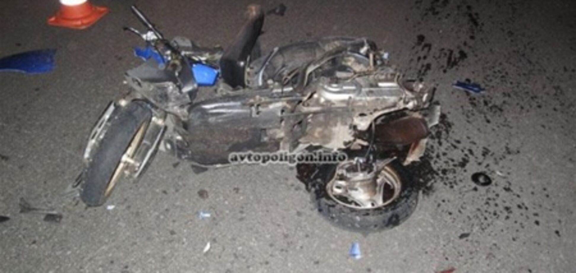 Скутерист показал фигу гаишникам, а через 100 метров врезался в легковушку