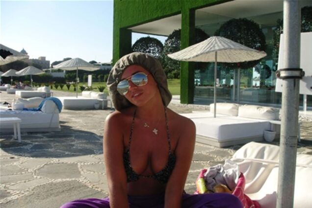 Онучка екс-прем'єр-міністра танцює стриптиз?