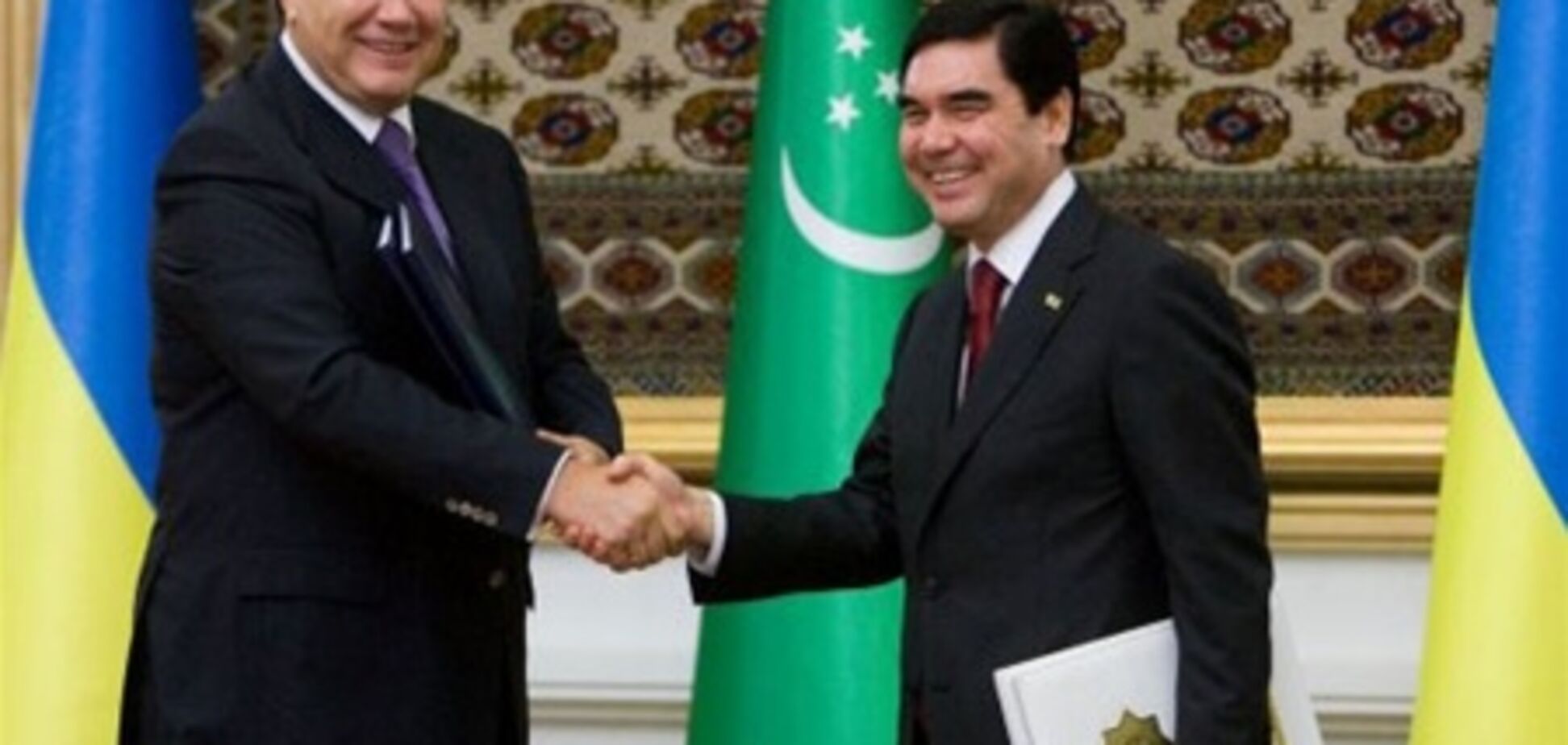 Янукович и Бердымухамедов проводят встречу 'тет-а-тет'