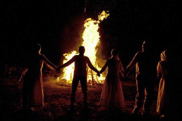 В Иране во время фестиваля огня обгорели десятки людей