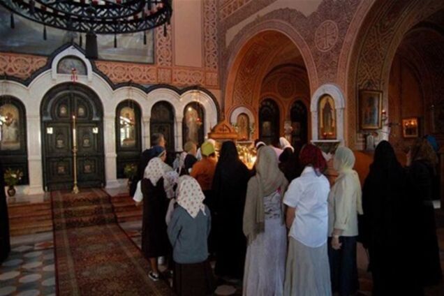 Більше 90% жителів центру і південного сходу України вірять в Бога