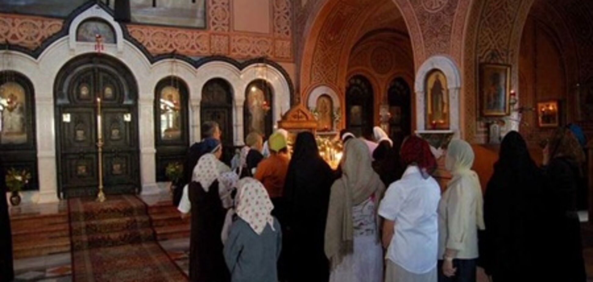 Більше 90% жителів центру і південного сходу України вірять в Бога