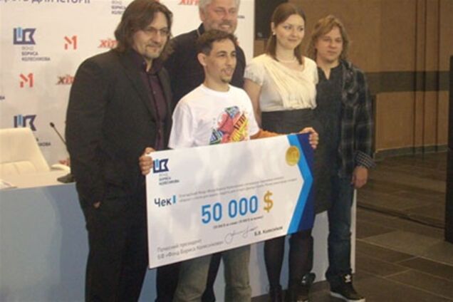 Неофициальный гимн Евро-2012 споет учитель младших классов