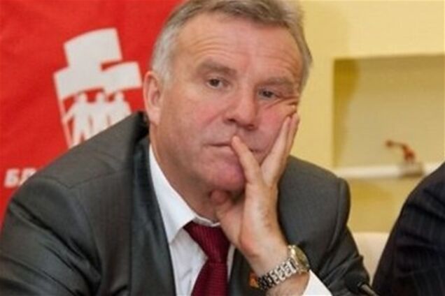 Табачнику намекнули, что честь мундира – не главное