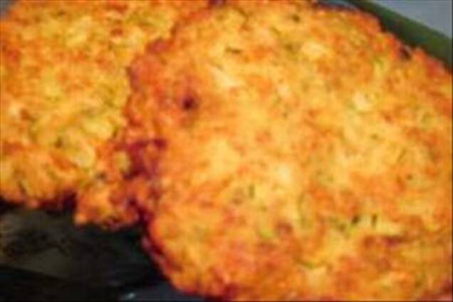 Золотистые оладьи из кабачков