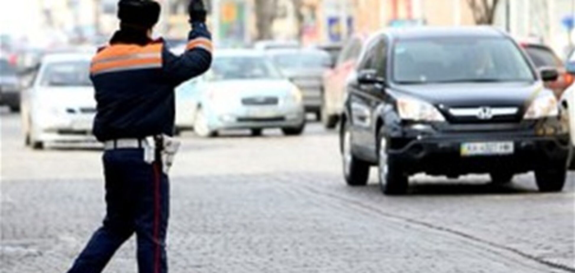 Киевского гаишника задержали на взятке в $1400