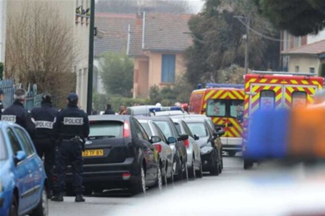 Тулузский террорист пообещал сдаться