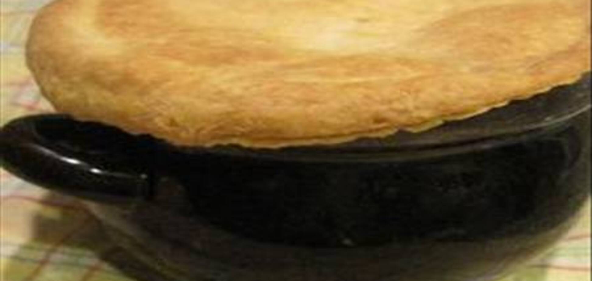 Горшочки с курицей, овощами и крышкой из теста