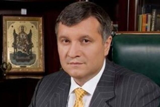 Аваков рассмотрит возможность вернуться в Украину- адвокат 