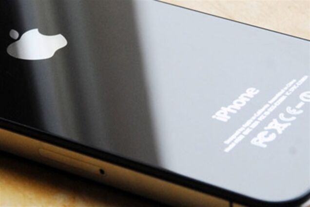 iPhone 4 затрещал и вспыхнул у жительницы США. Фото