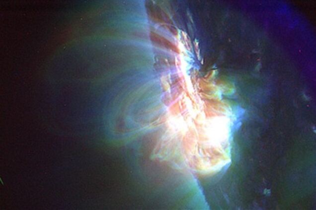 Вспышки на Солнце посылают на Землю миллиарды киловатт энергии