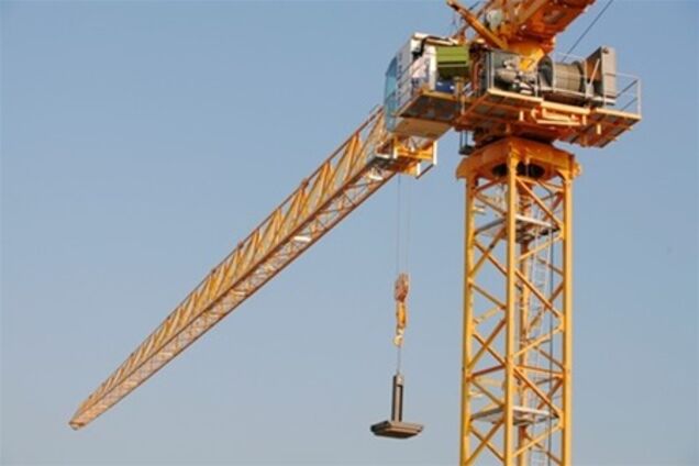 На стройке под Киевом при падении крана погибли двое рабочих