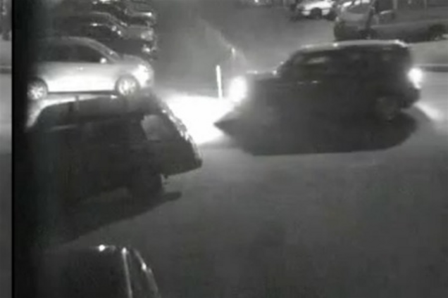 В Киеве пьяный водитель разбил на парковке 6 машин