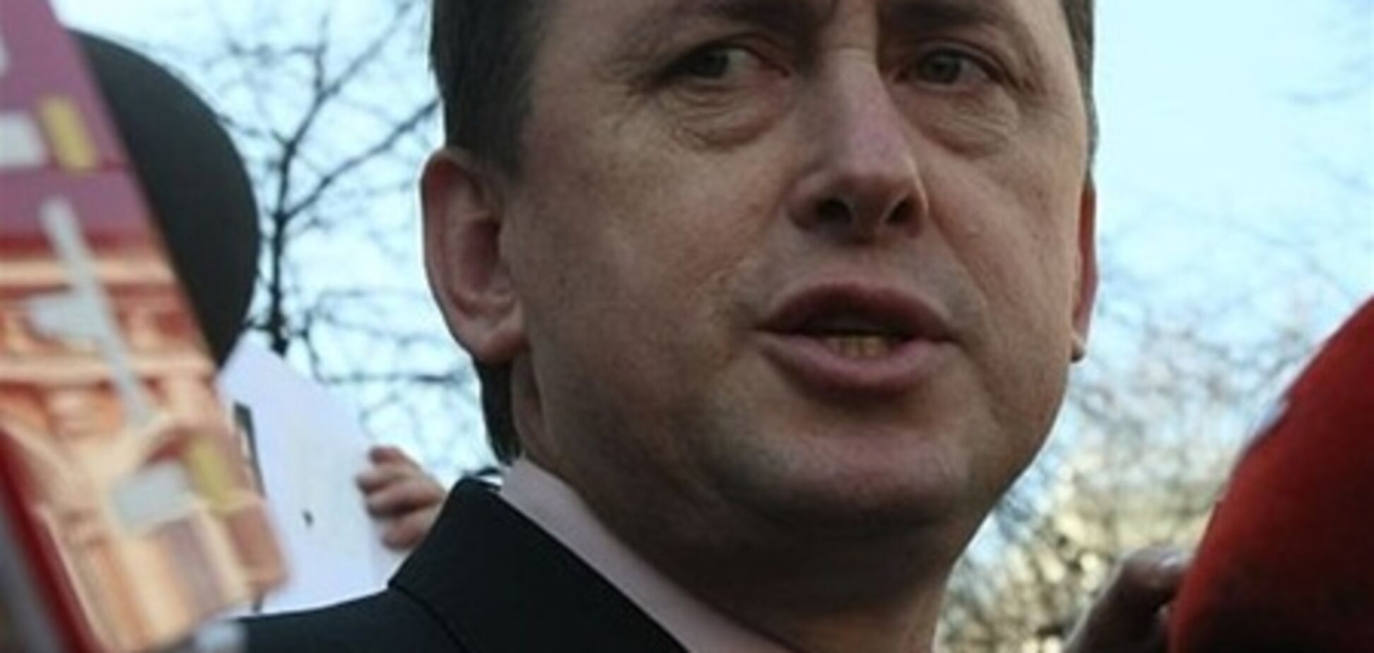 Мельниченко предложил допросить его по Skype