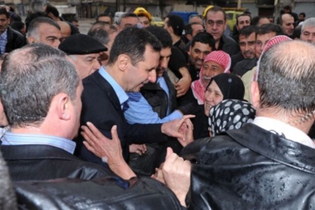 Асад відвідав напівзруйнований Хомс. Відео