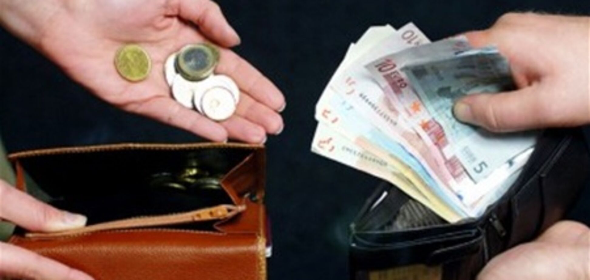 Зарплата в Украине выросла на 2,5%
