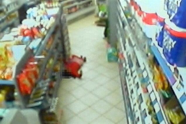 Пятилетняя девочка стала жертвой бандитских разборок. Видео