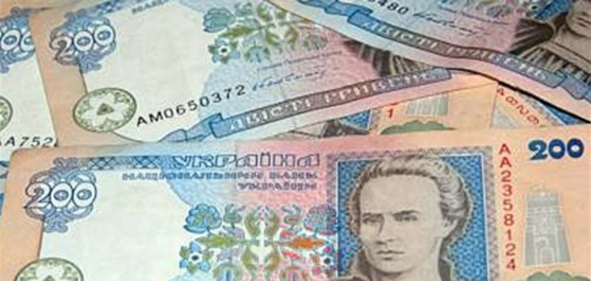 НБУ обязует банки принимать старые банкноты 