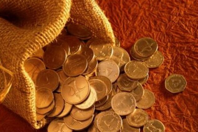 Евро в апреле может девальвировать