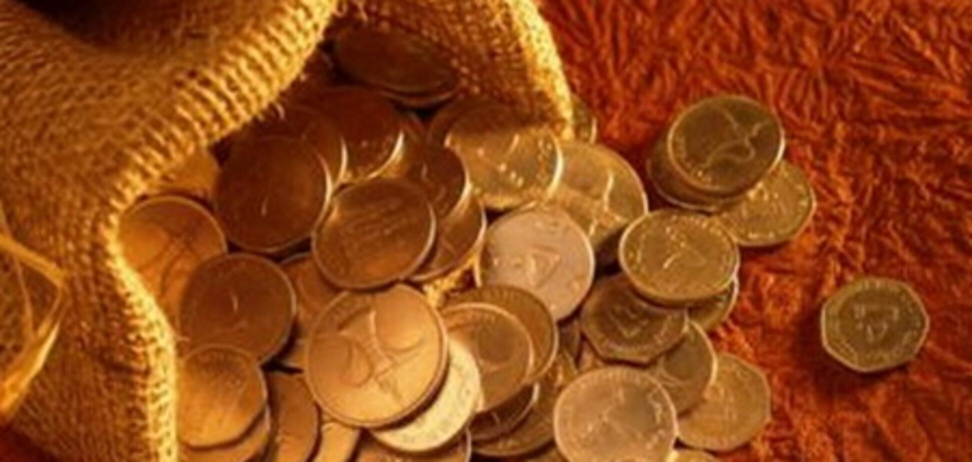 Доллар к евро может колебаться в пределах 2-3% - эксперт