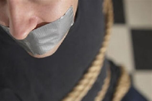 На Дніпропетровщині під банком викрали подружню пару