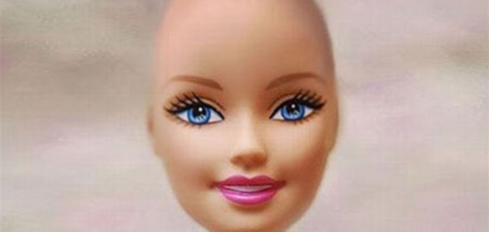 Кукла Барби станет лысой ради больных деток. Видео