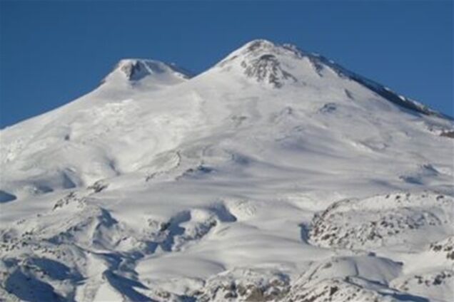 У третього альпініста, який зник на Ельбрусі, шансів вижити майже немає