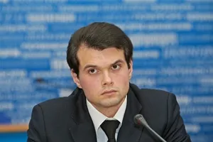 Имеет ли право дипломат на политические оценки