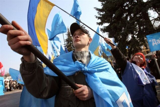 Суслов: сучасна молодь вміє тільки прапорами махати