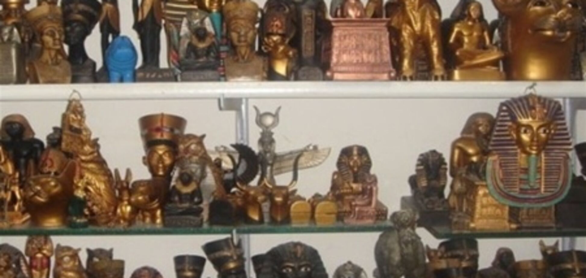 Британцев арестовали за 'кражу' сувениров в Египте