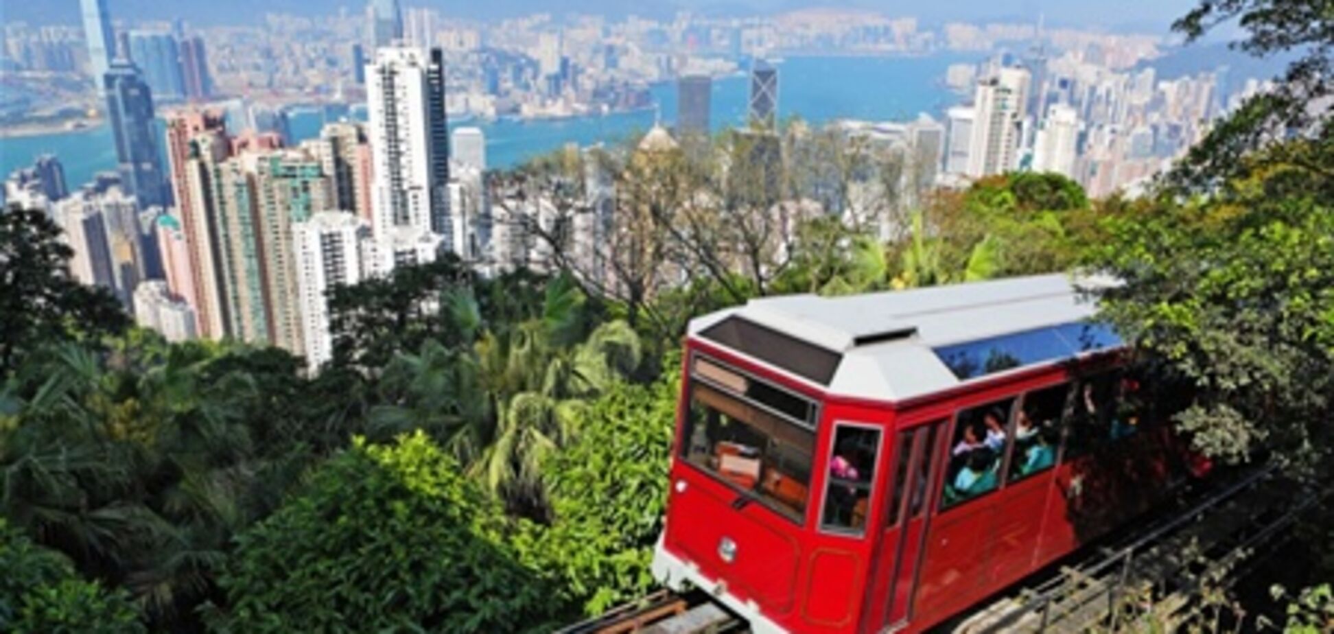Фуникулер на пик Виктория в Гонконге временно закрыт