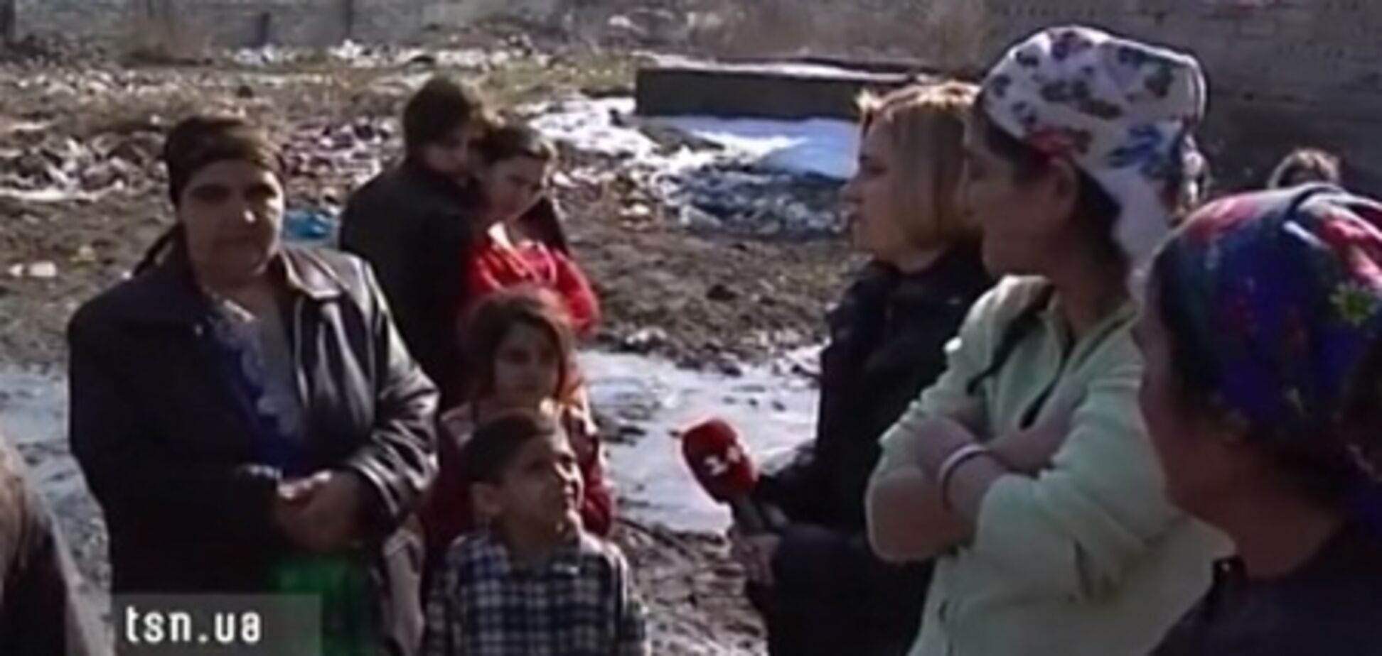 На Закарпатті хлопчик замерз у сніговому заметі з буханцем хліба в руках