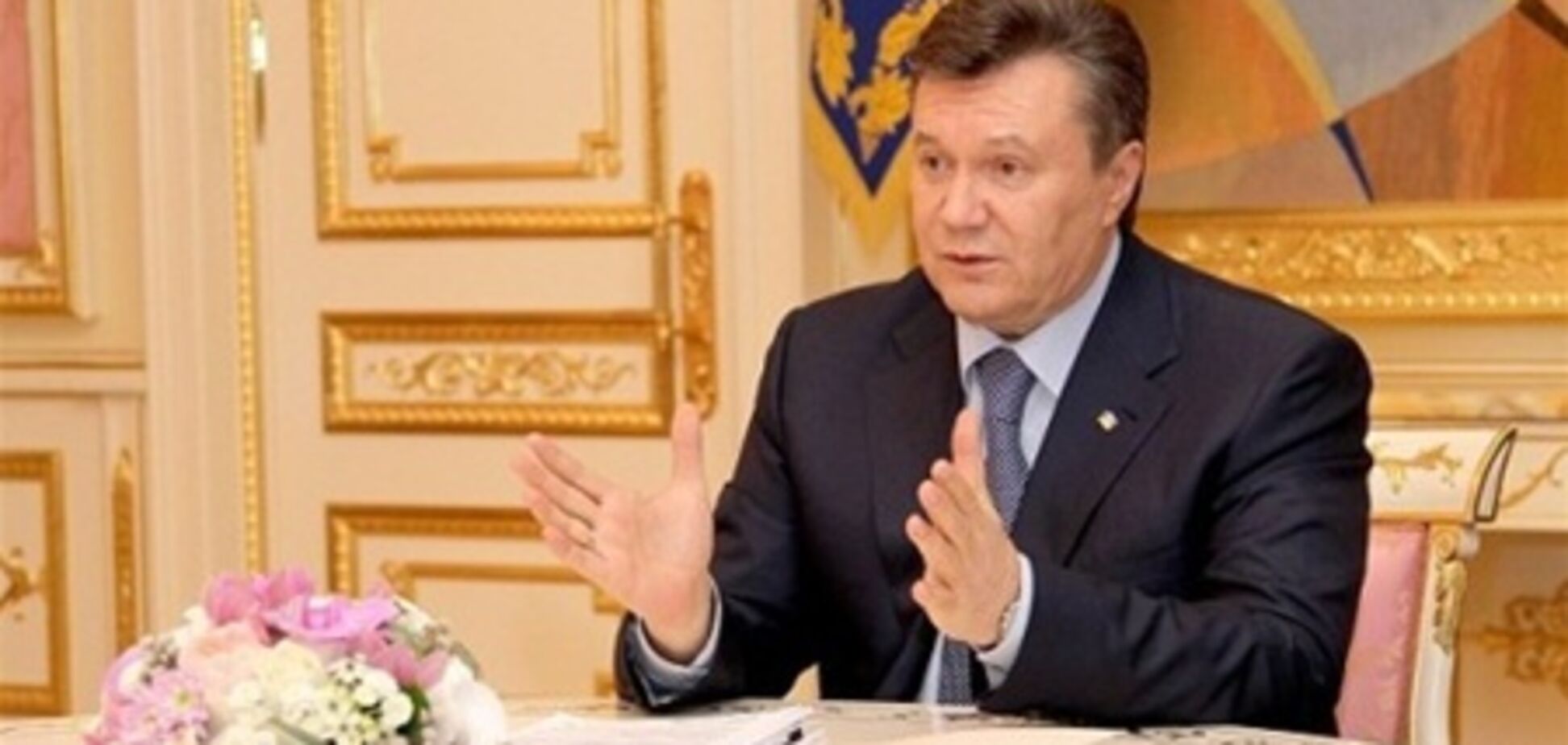 Янукович обещает увеличить страховые и медицинские выплаты