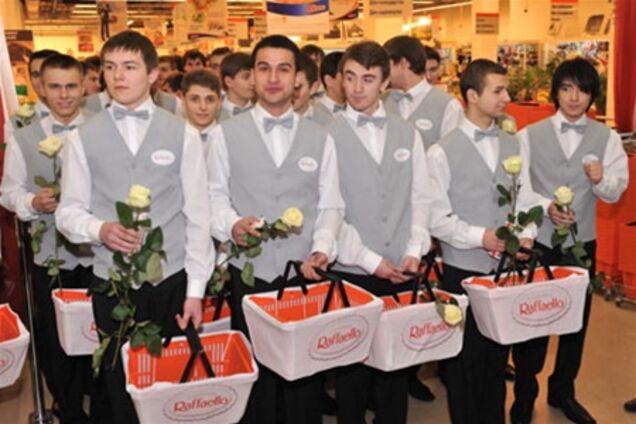 Компания Ferrero сделала женщинам оригинальный подарок