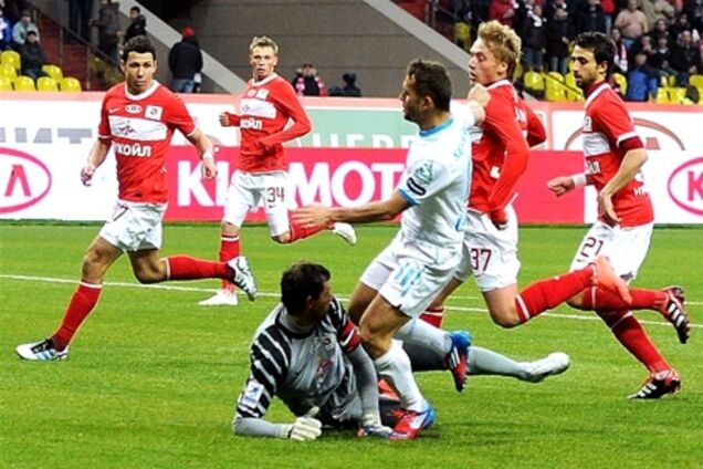 Вратарь сборной Украины получил серьезные переломы костей черепа. Фото, видео 