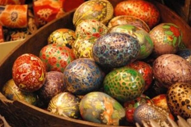 Как покрасить яйца на Пасху