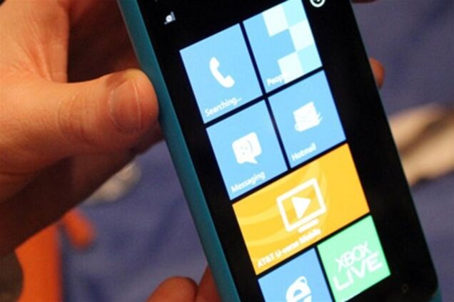 WP-смартфон Nokia Lumia 900 самый популярный в магазине Amazon