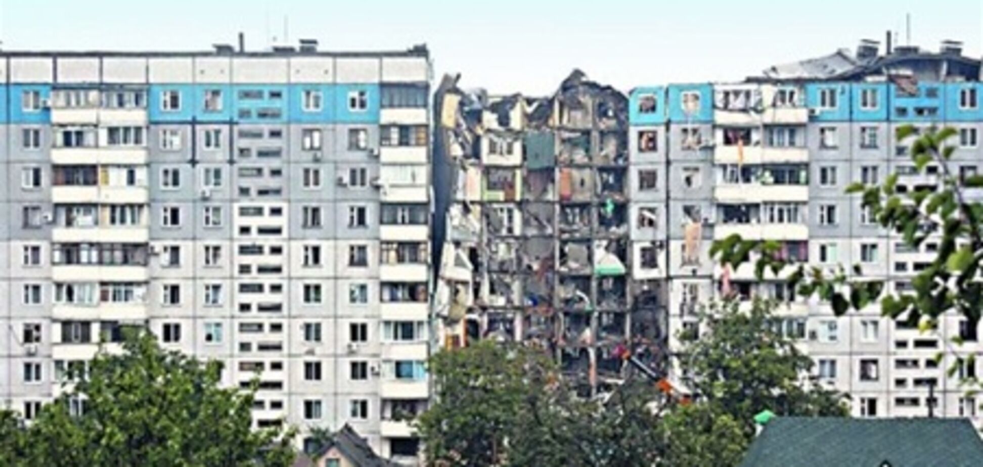 На месте взорвавшегося дома в Днепропетровске строят автостоянку