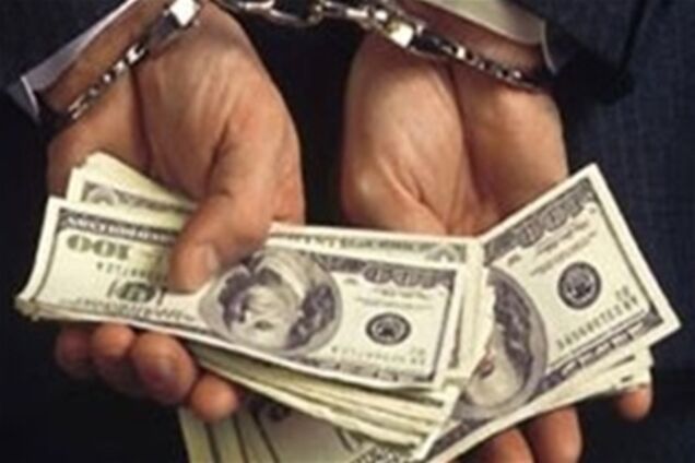 В Крыму задержали депутата-взяточника, сына мэра-взяточника