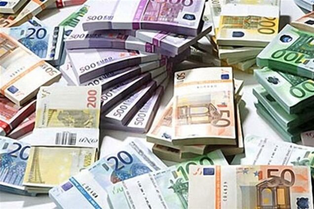 Евро дорожает по отношению к доллару и иене