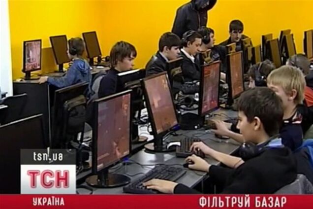 На Закарпатье девочка покончила с собой из-за травли в соцсети. Видео